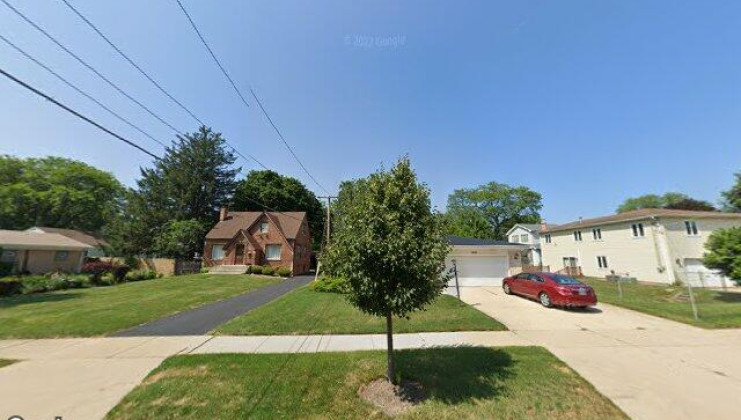 1094 e algonquin rd, des plaines, il 60016