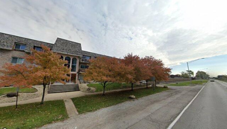 3240 n manor dr apt 223, lansing, il 60438