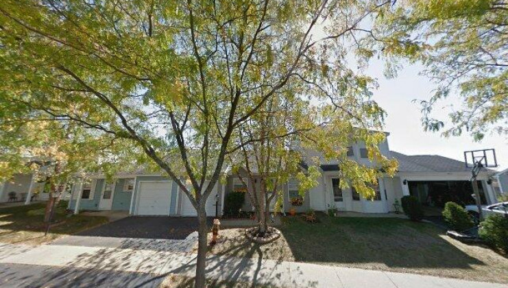 323 newbury dr, island lake, il 60042