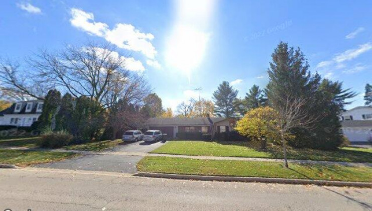 295 w crystal lake ave, crystal lake, il 60014