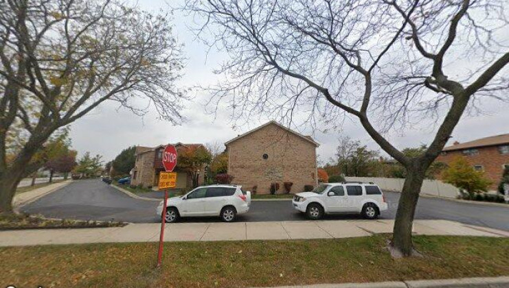 8903 village square ln, brookfield, il 60513