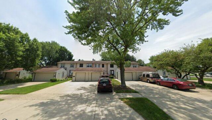 306 edgewater dr, bloomingdale, il 60108