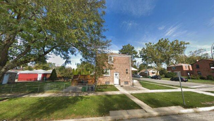 824 suffolk ave, westchester, il 60154