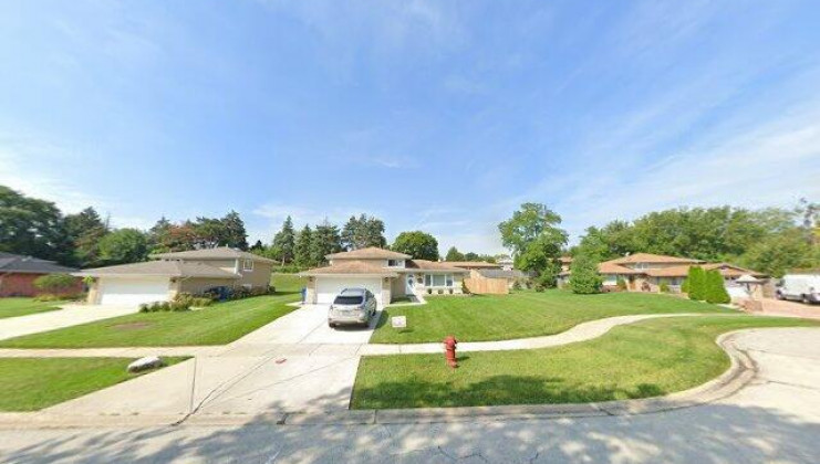 8712 s 85th ct, hickory hills, il 60457