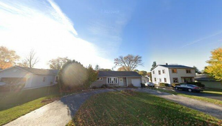 1113 cherry st, lake in the hills, il 60156