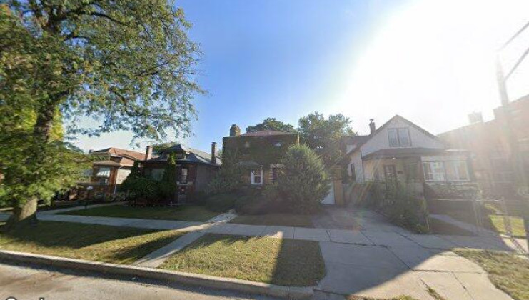 8145 s clyde ave, chicago, il 60617
