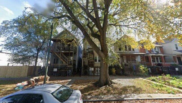 8711 s exchange ave, chicago, il 60617