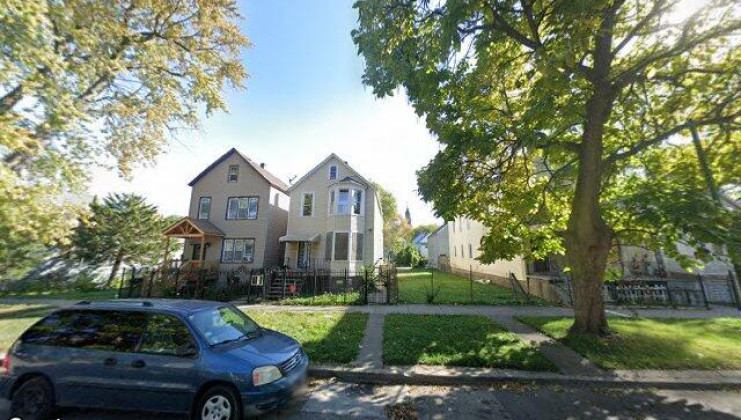 8747 s escanaba ave, chicago, il 60617