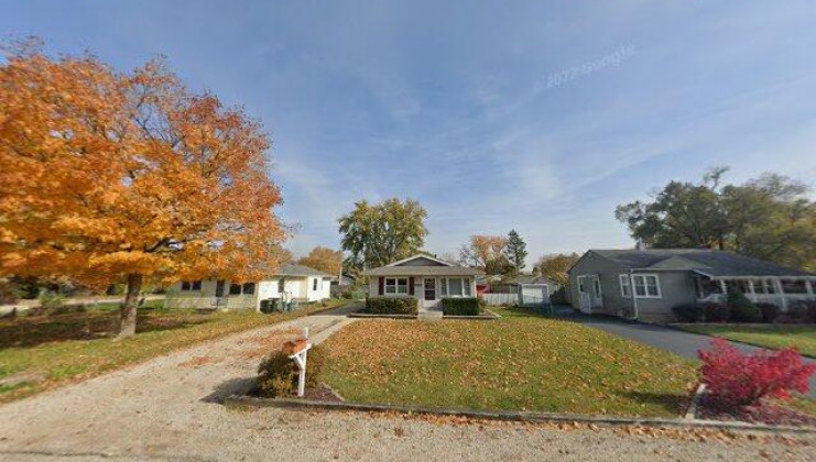 1322 monroe st, lake in the hills, il 60156