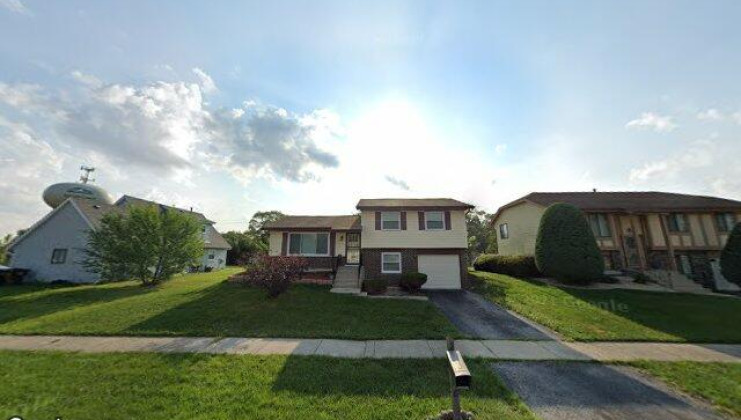 18711 oakwood ave, country club hills, il 60478