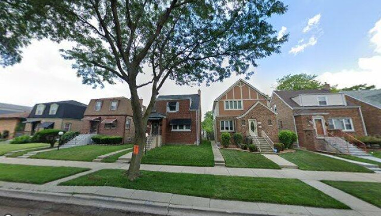 9134 s paxton ave, chicago, il 60617