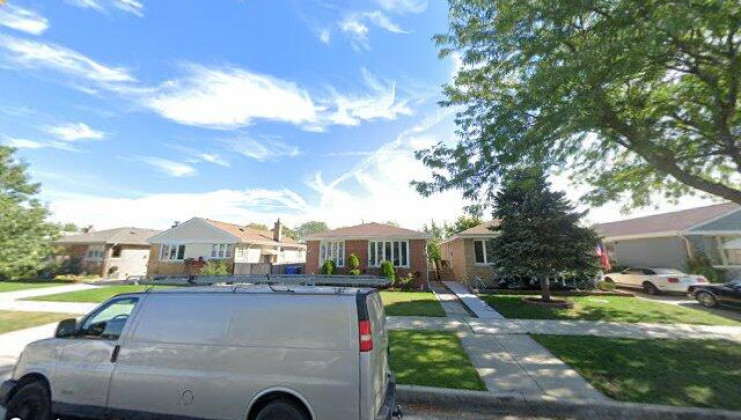 4821 n mont clare ave, chicago, il 60656
