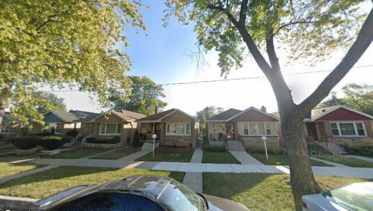 9039 s phillips ave, chicago, il 60617