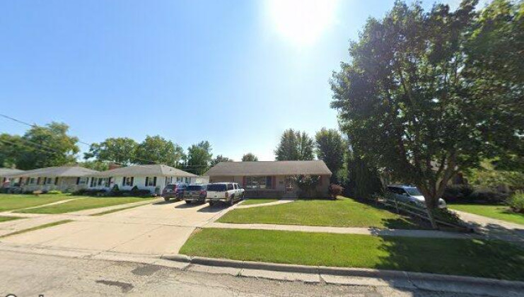 551 w kimball ave, woodstock, il 60098