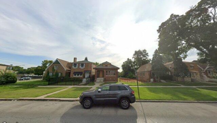 8607 s king dr, chicago, il 60619