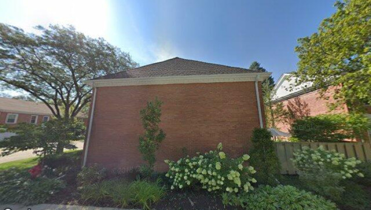 812 colonnades dr, northbrook, il 60062