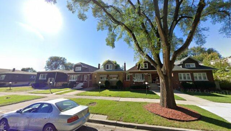 2112 s 8th ave, maywood, il 60153