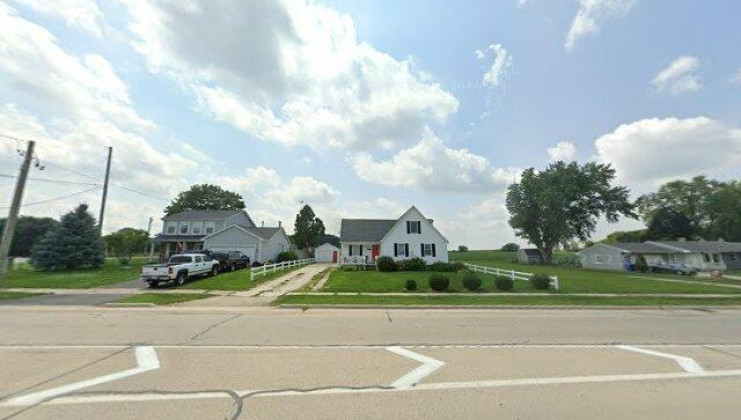 244 n main st, burlington, il 60109