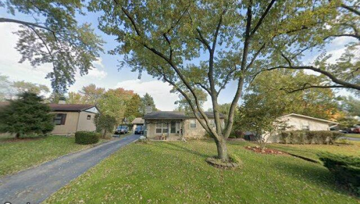 7673 sprucewood ave, woodridge, il 60517
