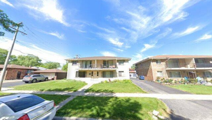 17736 school st, lansing, il 60438