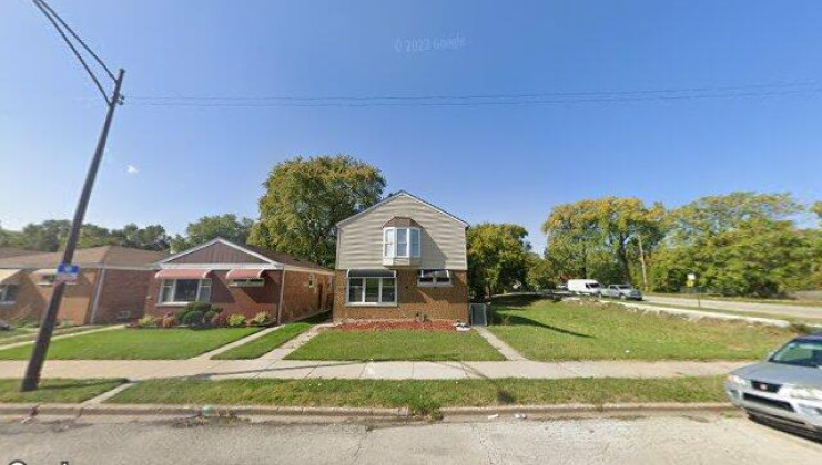 8906 s mackinaw ave, chicago, il 60617