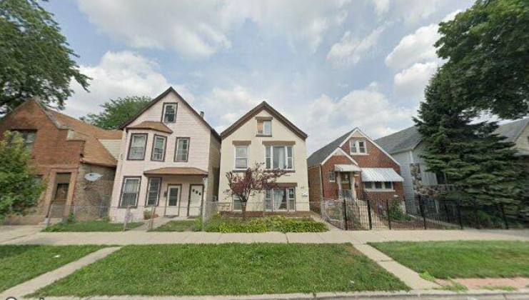 2707 s komensky ave, chicago, il 60623
