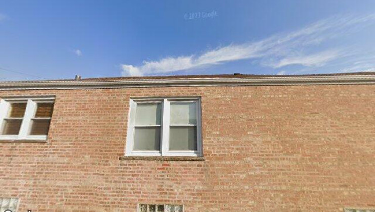 9038 s paxton ave, chicago, il 60617