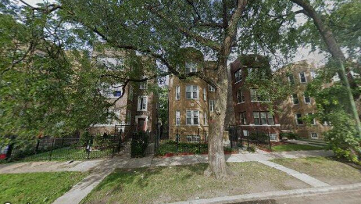 8216 s maryland ave, chicago, il 60619