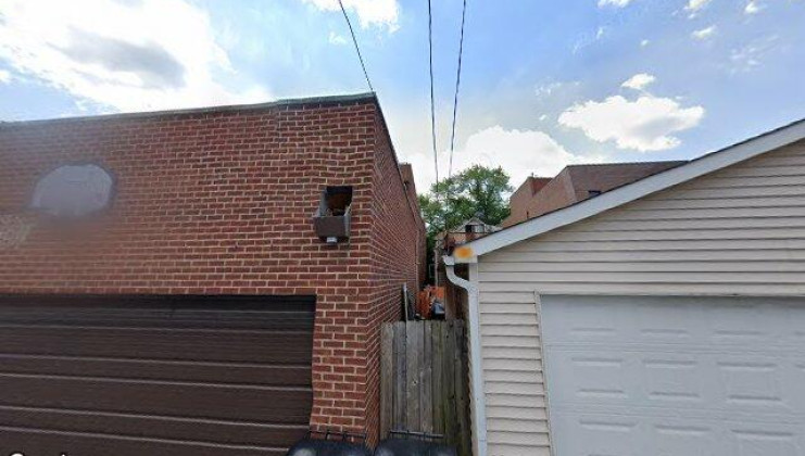 2036 w barry ave, chicago, il 60618