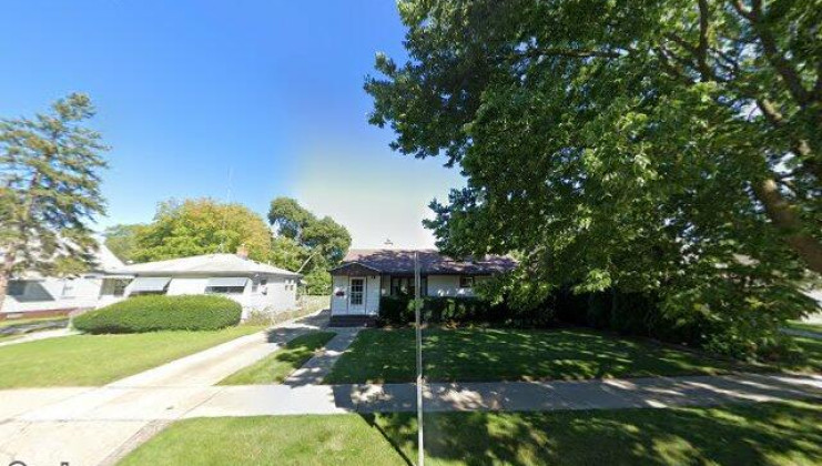 633 s fulton ave, waukegan, il 60085