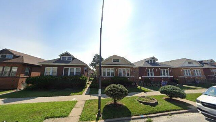 8833 s laflin st, chicago, il 60620