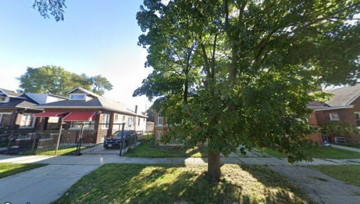 8145 s euclid ave, chicago, il 60617