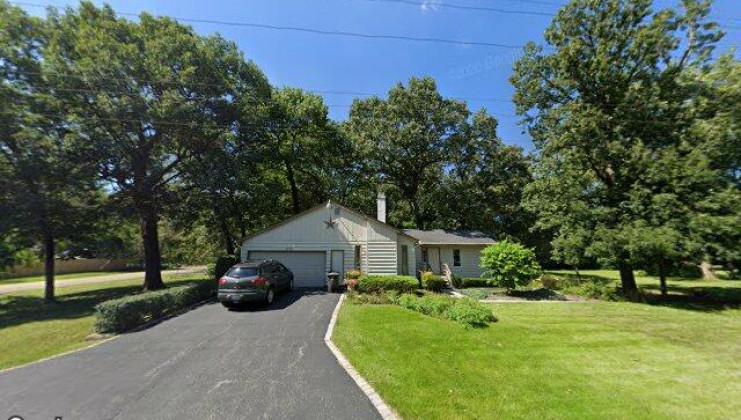 4104 cornell ave, park city, il 60085