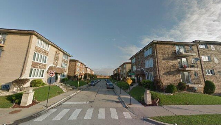 8053 s newland, burbank, il 60459
