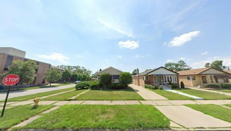 12752 s bishop st, calumet park, il 60827