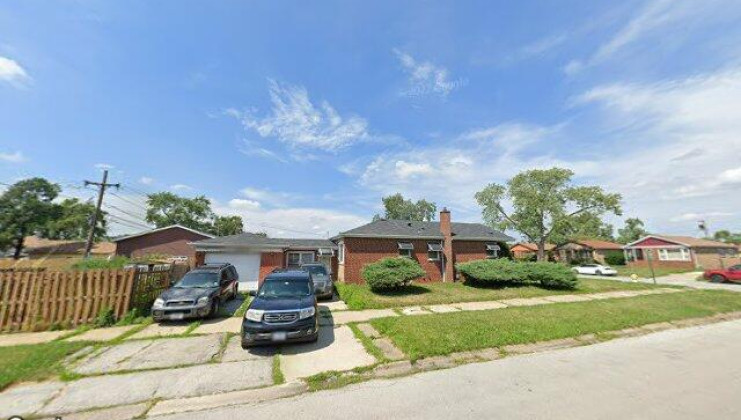 12752 s bishop st, calumet park, il 60827