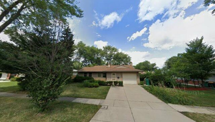 4 woodcrest ln, elk grove village, il 60007