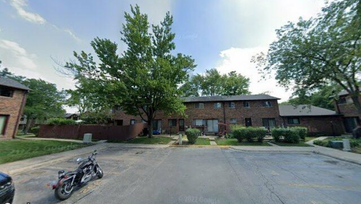 18w266 knollwood ln, villa park, il 60181