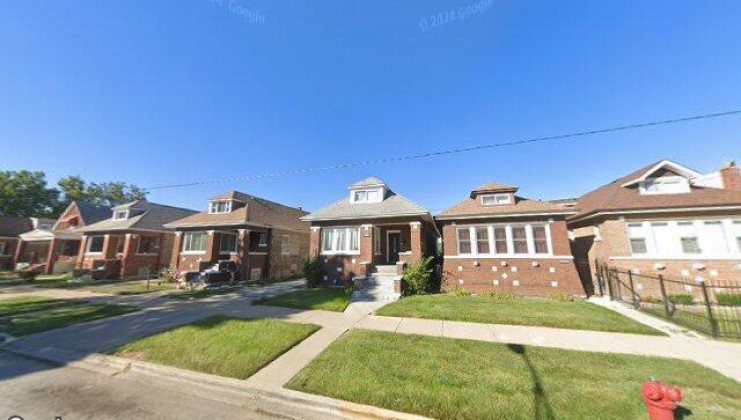 8438 s may st, chicago, il 60620