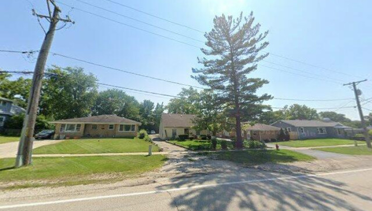 203 w maple ave, mundelein, il 60060