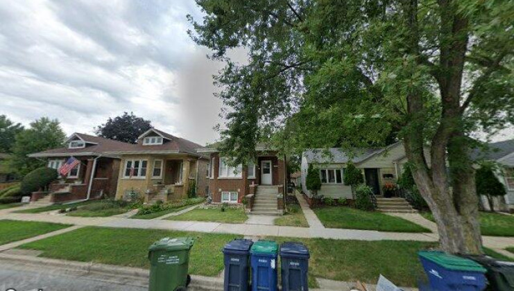 9352 s sacramento ave, evergreen park, il 60805