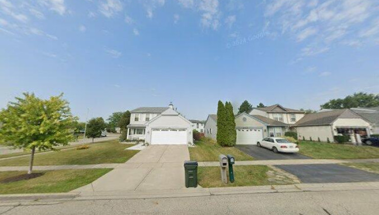 2308 meadows ln, round lake beach, il 60073