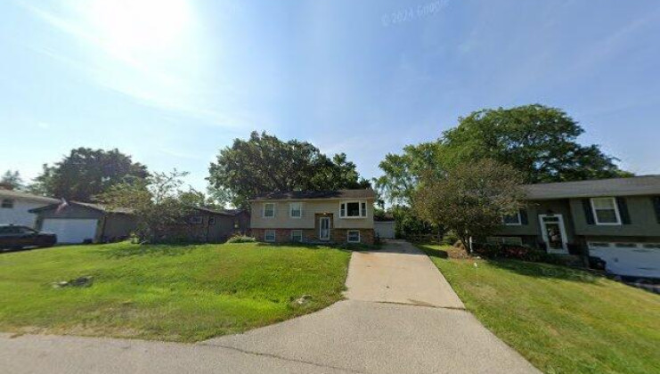 2119 witchwood ln, lindenhurst, il 60046