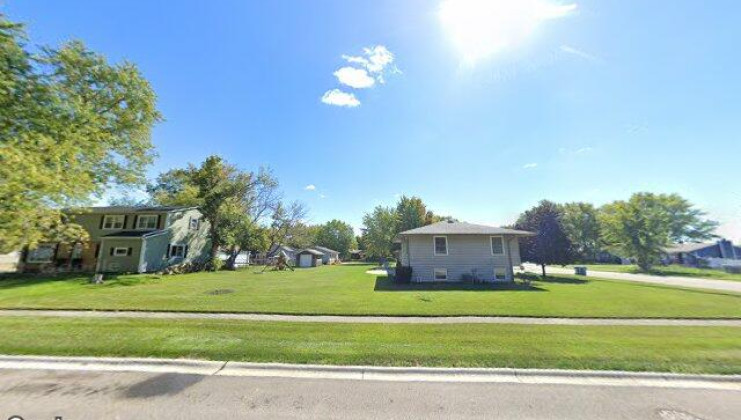 9 n 621 flora dr, elgin, il 60123