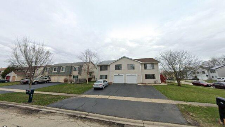 3867 springlake dr, hanover park, il 60133