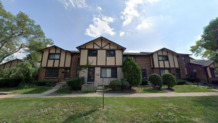 18w271 lowell ln, villa park, il 60181