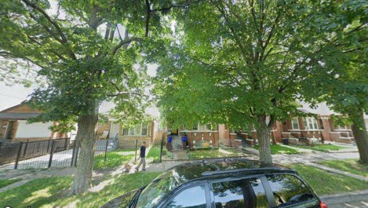 8735 s aberdeen st, chicago, il 60620