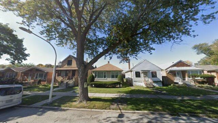 8934 s euclid, chicago, il 60617