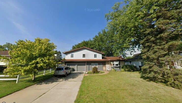 390 northgate rd, lindenhurst, il 60046