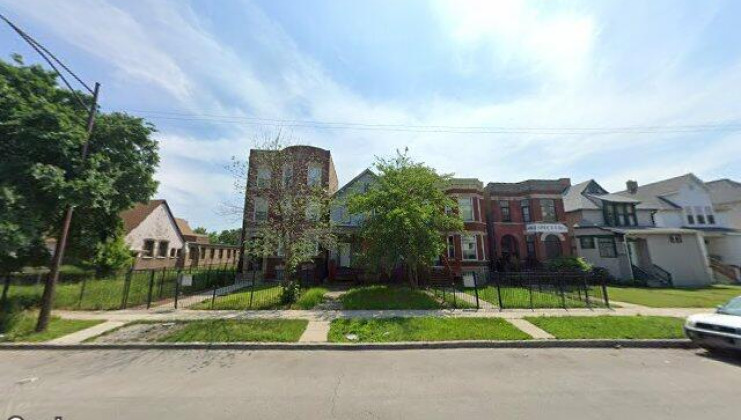 5843 s indiana ave, chicago, il 60637